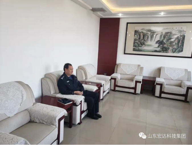 山东星空手机官网入口-星空(中国)集团副总经理张广义到开发区派出所慰问